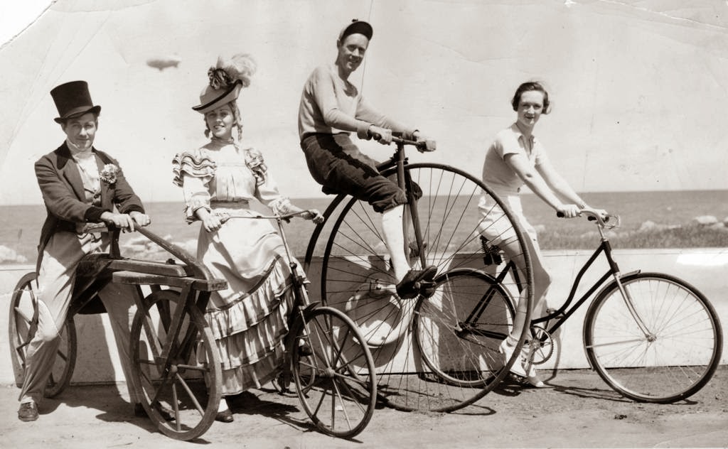 Vintage Photos of Chicagos Cycling Craze 1